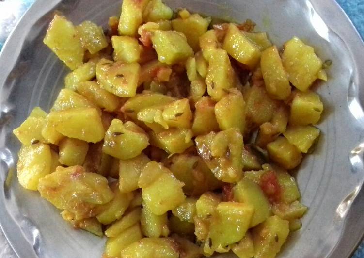 Dry jeera potato
