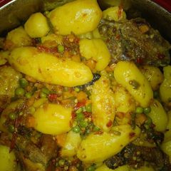 A picture of Pepper soup with potatoes and vegetables.