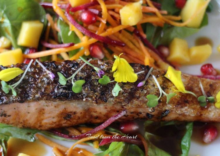 Recipe of Quick Grilled Salmon with Mango and Pomegranate