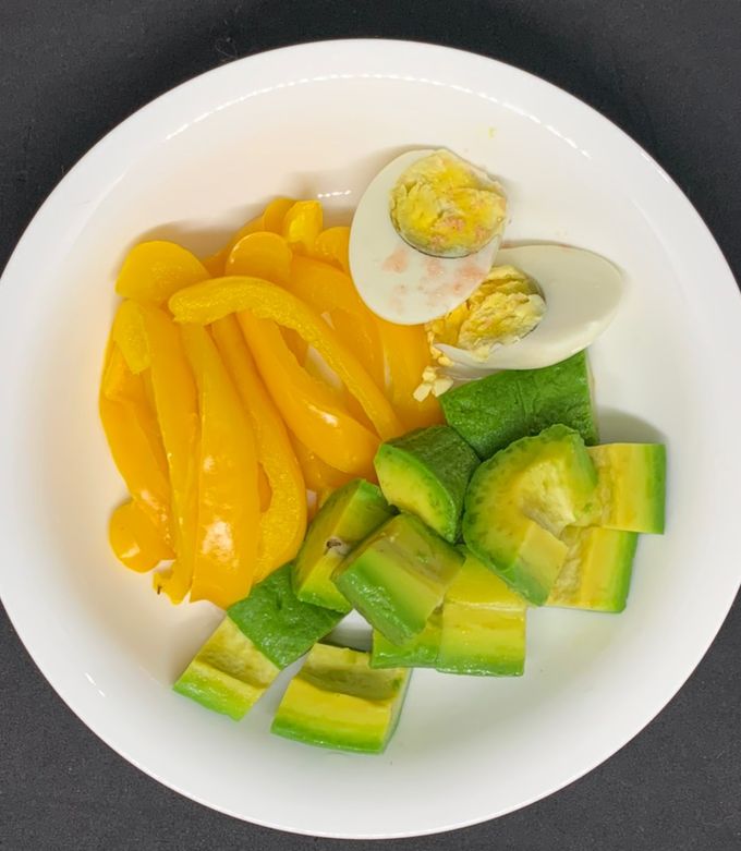 Hình của món Trứng luộc + ớt chuông: giảm cân + eat clean.