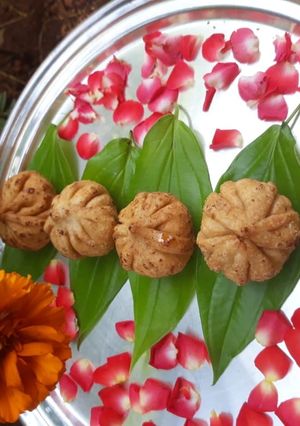 A picture of Fried Modak.