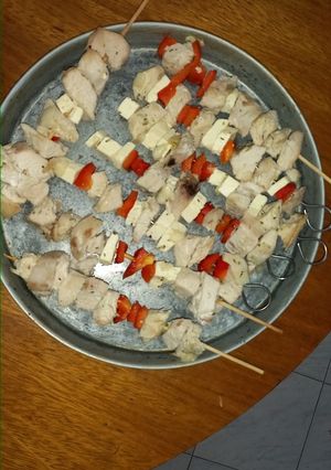 Una foto de Brochetas de pollo