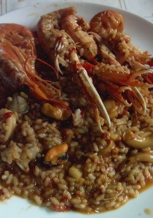 Una foto de Arroz caldoso de marisco, muy fácil