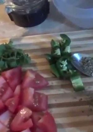 Una foto de Salsa Para Tostadas, tacos dorados, tacos suaves y dorados  receta mexicana
