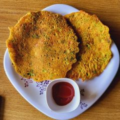 A picture of Besan pudla (gujrati breakfast).