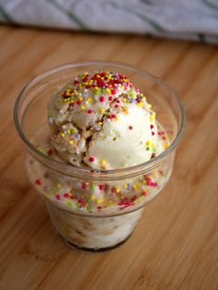 Una foto de Helado de piña y coco