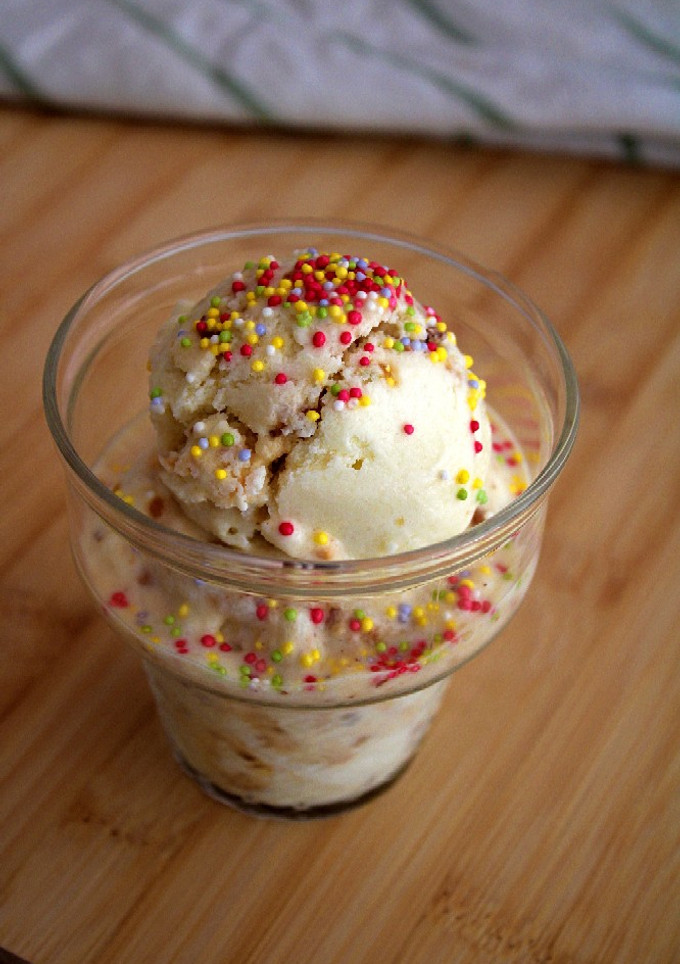 Una foto de Helado de piña y coco