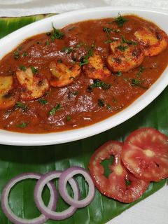 मशरूम बटर मसाला (mushroom butter masala recipe in marathi) रेसिपी चे मुख्य फोटो