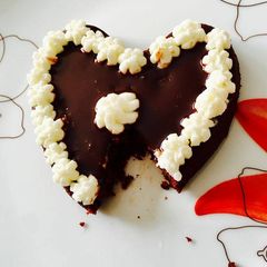 A picture of 2 min Dark Chocolate Cake.