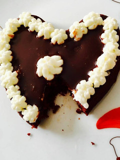 A picture of 2 min Dark Chocolate Cake.