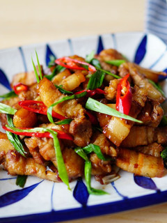 好下飯快炒菜~蒜苗炒五花肉!(食譜影片) 的食譜成品照片