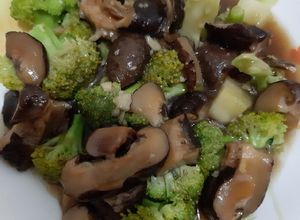 Foto resep Brokoli cah jamur hioko