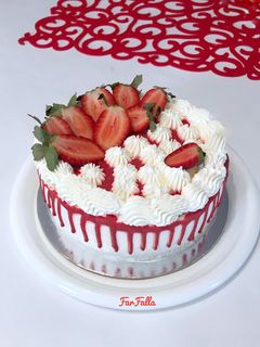 صورة لوصفة تورتة عمودية بالفراولة 🍓