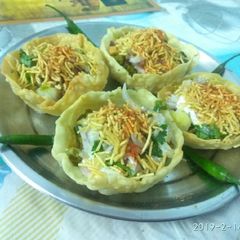 A picture of Katori chaat.