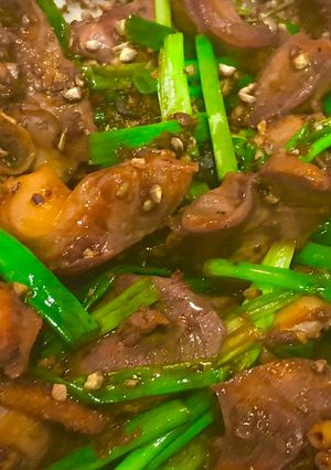 Hình của món Lòng gà sốt hắc xì dầu.