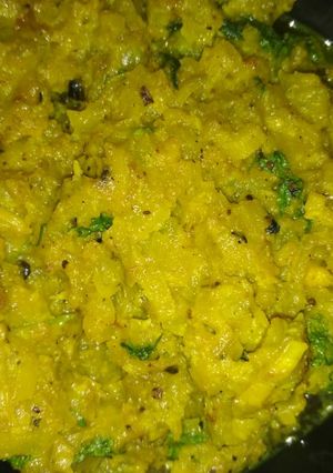 A picture of Banana stem stir fry(Thor ghonto).