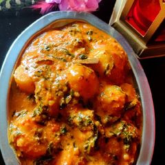 A picture of Aloo methi gravy no onion, garlic).