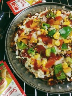 आलू पिज़्ज़ा (aloo pizza recipe in Hindi) रेसिपी मुख्य फोटो