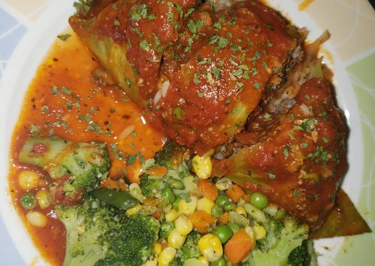 How to Prepare Homemade Stuffed cabbage rolls
