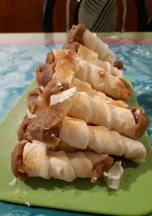 Una foto de Cañoncitos rellenos de dulce de almendras apto aplv