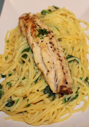 Spenótos -fokhagymás tejszínes spagetti recept fotója