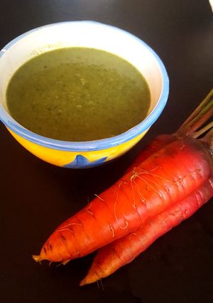 Une photo de Potage aux fanes de carottes