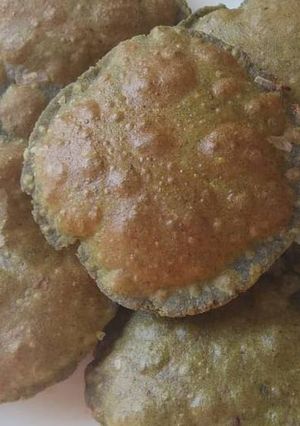 A picture of Palak puri.
