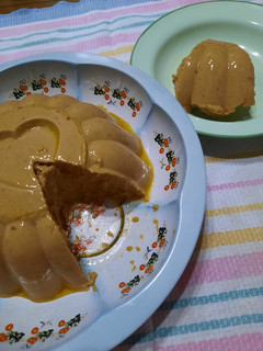 Una foto de Flan tipo budín de pan
