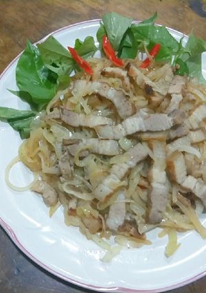 鹹豬肉炒洋蔥 的食譜成品照片