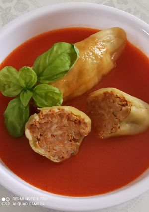 Töltött paprika, bazsalikommal ízesítve recept fotója