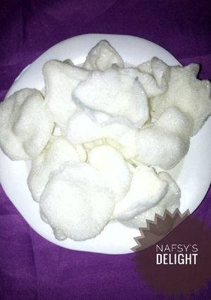 A picture of White Prawn Crackers.