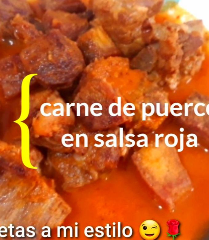 Una foto de Carne de puerco en salsa roja