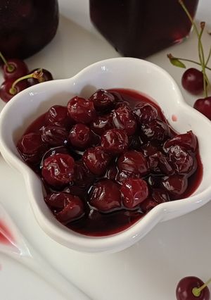 عکسی از دستور مربا و شربت آلبالو🍒