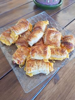 Una foto de Saladitos de jamón y cheddar