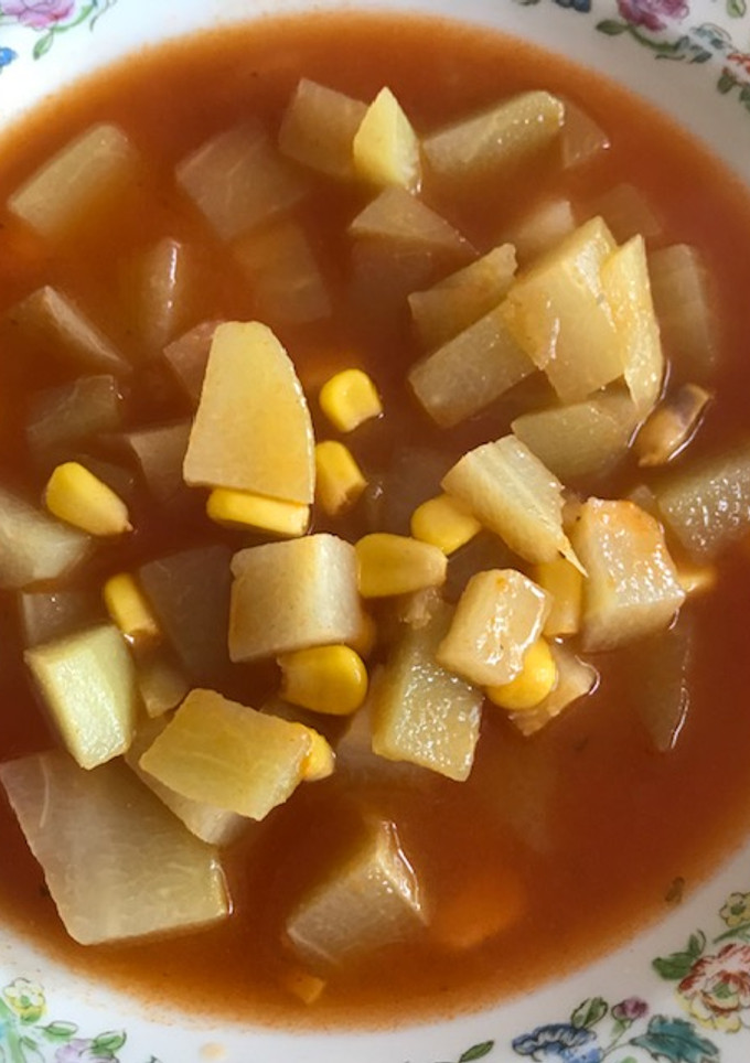 Una foto de Sopa de chayote con chile guajillo
