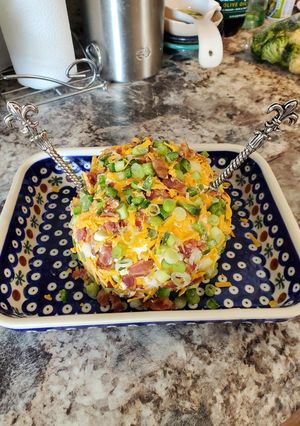 A picture of Jalapeno Popper Cheeseball.