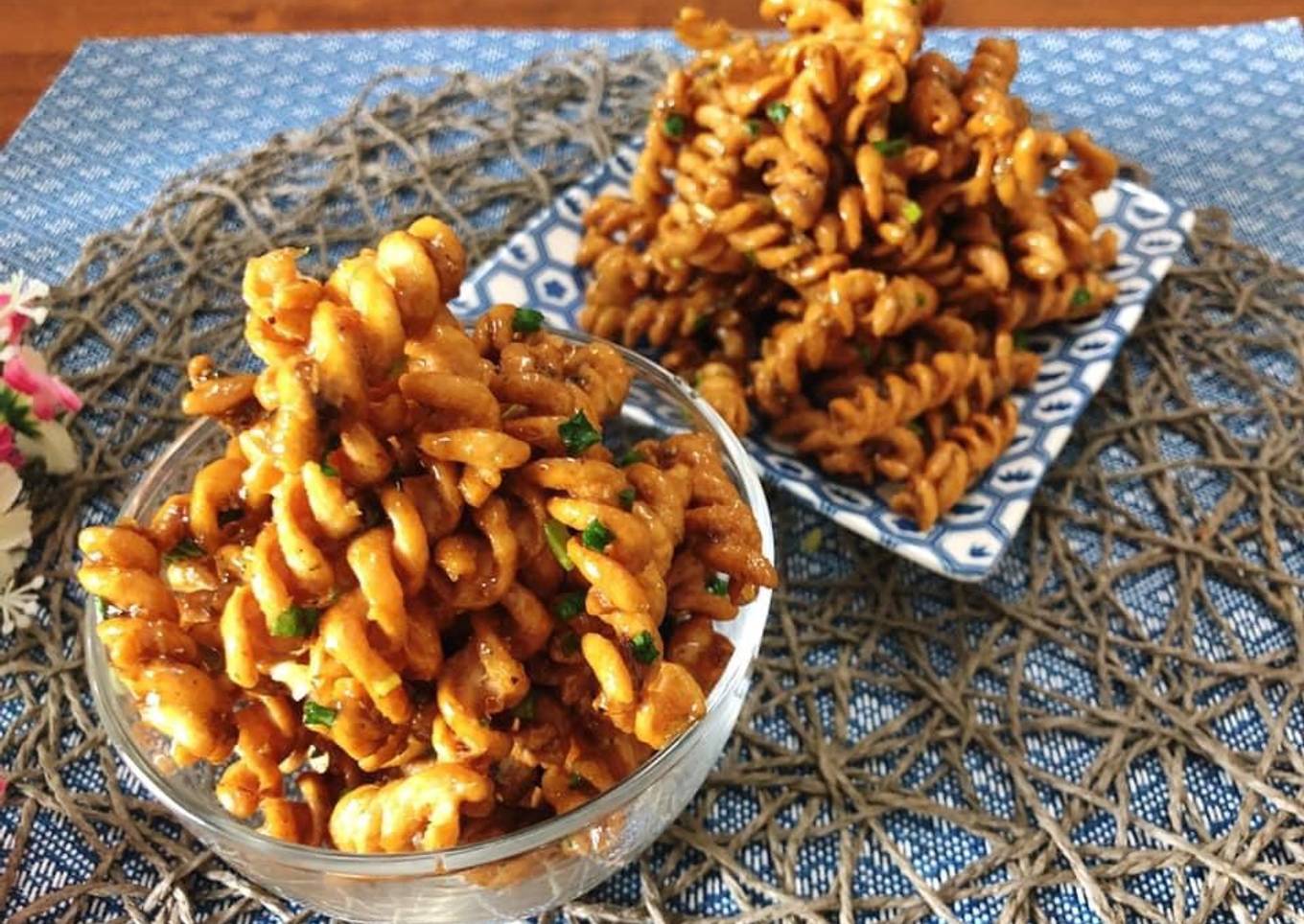 🧑🏽‍🍳🧑🏼‍🍳 Pasta Crackers Recipe • Crispy Pasta Snack• Thai Flavour • Krob Kem |ThaiChef food