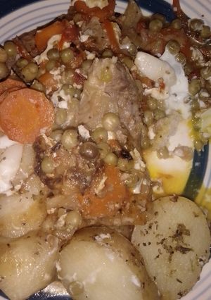 Una foto de Bifes a la criolla, con papas, huevitos😍🇦🇷 y algo más🤗