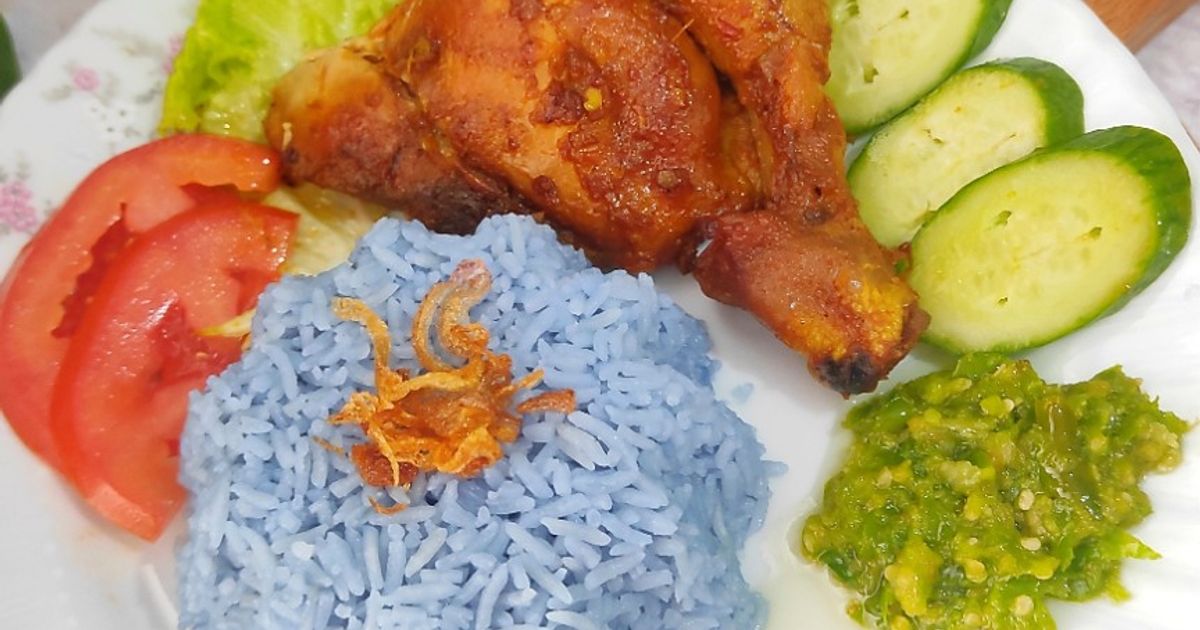 Nasi Uduk Bunga Telang (Magicom)