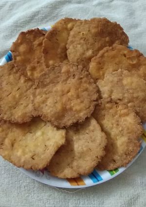 મેંદા ની ફરસી પૂરી (Farsi Puri Recipe In Gujarati) રેસીપી મુખ્ય ફોટો