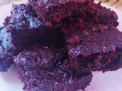 Una foto de brownie remolacha