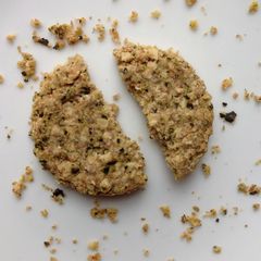 Crispy kale oatcakes - makes approx 8 medium A picture of Crispy kale oatcakes - makes approx 8 medium.