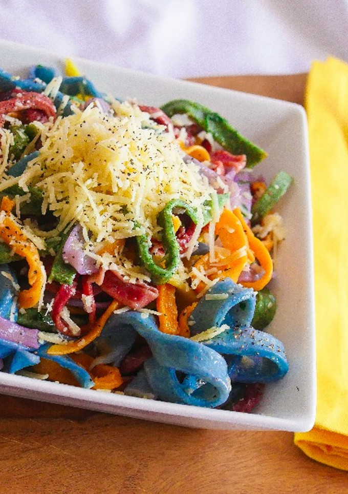 Una foto de Pasta de Colores (ARCOIRIS)