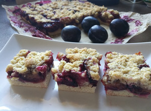 Szilvás morzsasüti recept fotója