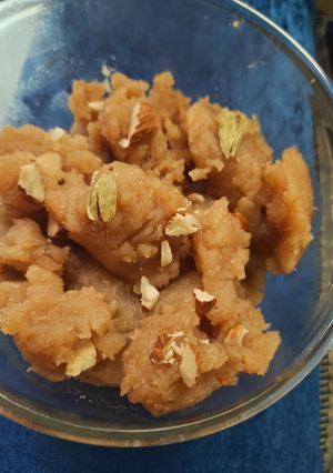 A picture of Wheat flour Halwa.