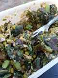 Ensalada/revuelto de poroto mung con kale y pollo