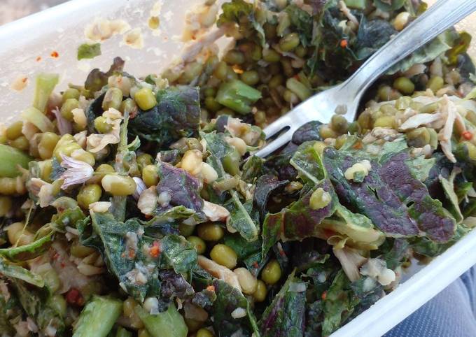 Ensalada/revuelto de poroto mung con kale y pollo Receta de ú  Cookpad