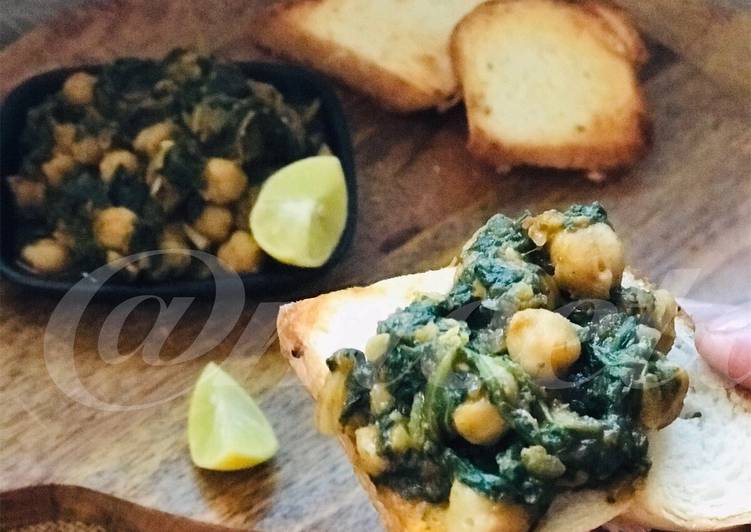 Espinacas con Garbanzos(Spanish Chickpea Stew)