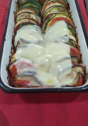 Una foto de Ratatouille a la mozzarella 🐀👩‍🍳🧀