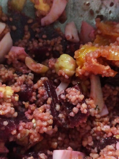 Una foto de Ensalada de cuscús, naranja y remolacha